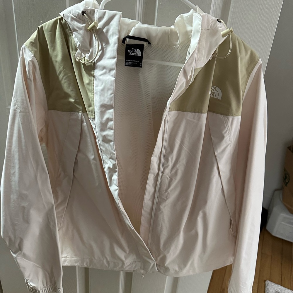 The North Face Women's White and Tan Ski Jacket